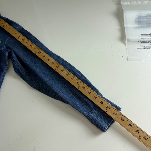 Disney Winnie Pooh & Tigger Christmas Metallic Denim Button Up Shirt Size Medium - Picture 6 of 7